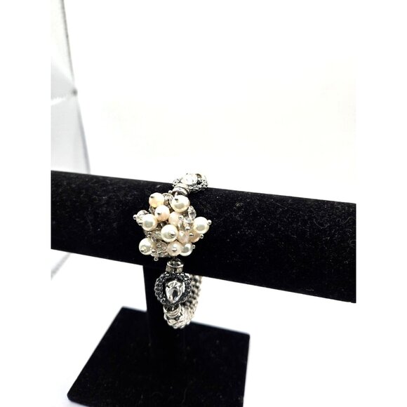 Pretty Silver Tone Faux Pearl crystal bead and Rhinestone textured Bracelet - Picture 4 of 7